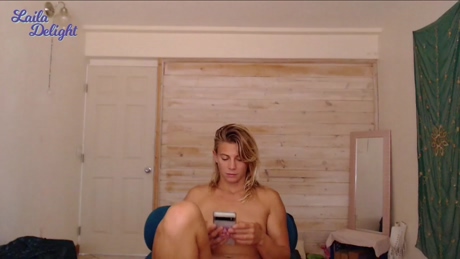 lailagetsnaked  27-02-2022